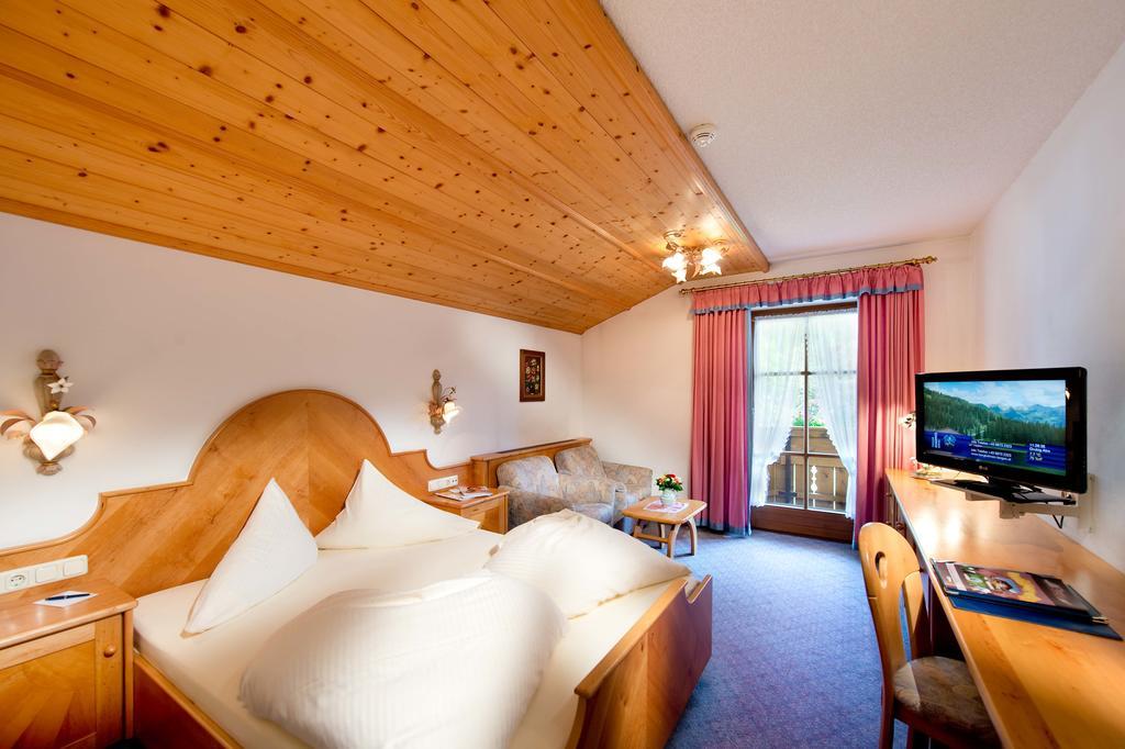 Hotel Bergland Lermoos Pokoj fotografie